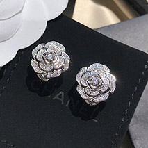 シャネル スーパーコピー ダイヤモンドカメリアピアス J12072