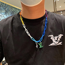 ルイヴィトン 偽物 コリエレインボー チャーム ネックレス M00275