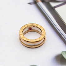 ブルガリ 偽物 リング 指輪 ビーゼロワン 18K Buo82349