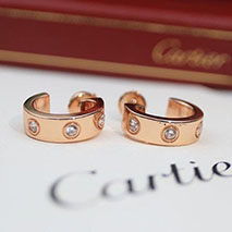 カルティエ 偽物 ギフトに◎LOVE ピアス kam58516