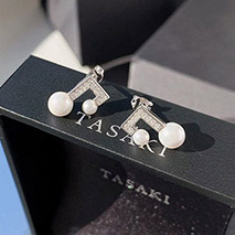 タサキ コピー バランス ピアス ダイヤモンド tal78587