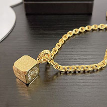 クロムハーツ コピー サイコロ チャーム ペンダント ネックレス Kuw23328
