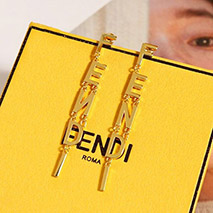フェンディ スーパーコピー FENDI文字 ピアス feo87513