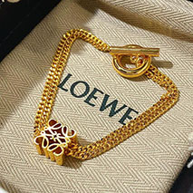 ロエベ 偽物 シングル アナグラム ブレスレット loh58380