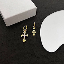 クロムハーツ 偽物 クロス ピアス Kul65194