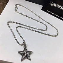 クロムハーツ 偽物 ネックレス スター スモール チャーム シルバー Kuj90741