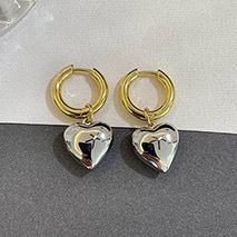 バレンシアガ コピー ハートピアス bah33253