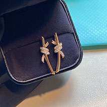 ティファニー 偽物 Knot ピアス 18K ダイヤモンド Tik30864