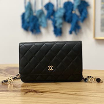 シャネル スーパーコピー クラシック チェーンウォレット ショルダーバッグ shg17823