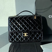 シャネル スーパーコピー パテント カーフスキン ラージ バックパック AS3662 B09576 94305