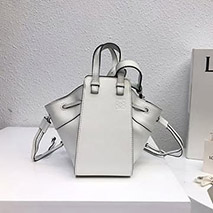 ロエベ コピー ハンモック ドローストリング ショルダーバッグ 0010365427