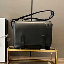 ロエベ コピー ミリタリー メッセンジャーバッグ XS lou70026