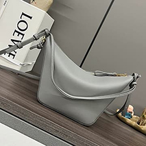 ロエベ 偽物 ハンモックショルダーバック lox36701