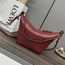ロエベ 偽物 ハンモックショルダーバック log62567