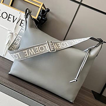 ロエベ 偽物 ショルダーバッグ キュービィ クロスボディバッグ loo54218