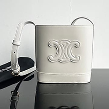 セリーヌ スーパーコピー Cuir トリオンフ スモール バケットバッグ Cev41600