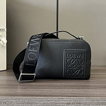 ロエベ 偽物 カメラ クロスボディバック ショルダーバッグ lov77223