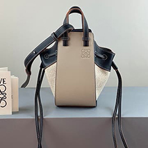 ロエベ スーパーコピー ハンモック ドローストリング ショルダーバッグ lou13624