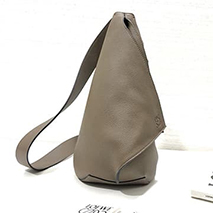 ロエベ コピー ショルダーバッグ アントン スリング Anton Sling カーフスキン lod74176