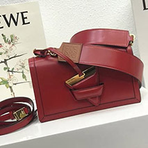 ロエベ コピー ショルダーバッグ Barcelona シルクカーフレザー loa79150