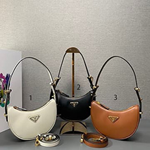 プラダ スーパーコピー アーケ レザーショルダーバッグ 3色 1BC194