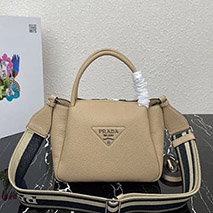 プラダ 偽物  スモール レザー ハンドバッグ puv62684