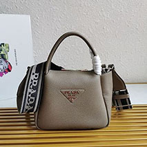 プラダ スーパーコピー ショルダーバッグ レザー 新色 希少 1BC147