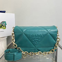 プラダ 偽物 パデッドナッパレザー ショルダーバッグ pup39326