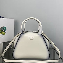 プラダ スーパーコピー  スモール ブラッシュドレザー ハンドバッグ puh31103