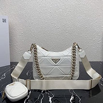 プラダ スーパーコピー トライアングルロゴ付き シープファー ショルダーバッグ pur05387
