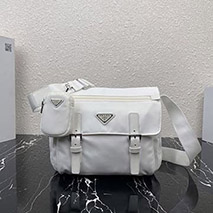プラダ スーパーコピー セール！軽量ナイロンショルダーバック 1BD953