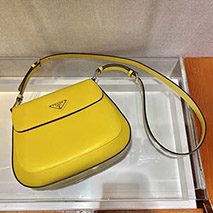 プラダ スーパーコピー フラップ付きクレオショルダーバッグ puy98195
