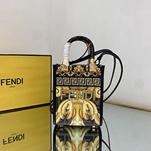 フェンディ 偽物 ×ヴェルサーチェ Fendace Sunshine Mini ショッパーバッグ fez34488