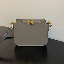 フェンディ コピー タッチ レザー バッグ fec33861