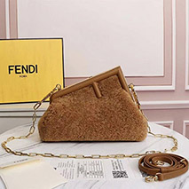 フェンディ 偽物 ファースト スモール シープスキンバッグ fei88936