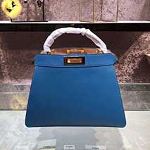 フェンディ スーパーコピー ピーカブー アイシーユー ミディアム レザー バッグ fem02088