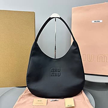 ミュウミュウ コピー アンダーバッグ ハンドバッグ mye00011