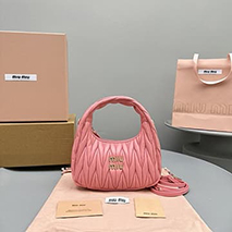 ミュウミュウ コピー ワンダー マテラッセ再生ナイロン ショルダーバッグ myh29001
