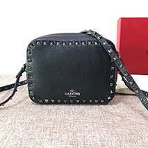 ヴァレンティノ スーパーコピー ショルダーバッグ ハンドバッグ ロックスタッズ Vuf33430