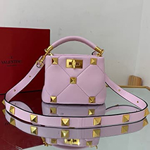 ヴァレンティノ 偽物 ハンドバッグ ROMAN STUD QUILTED Vux71343