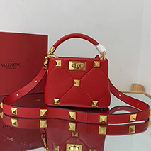 ヴァレンティノ スーパーコピー ハンドバッグ ROMAN STUD QUILTED Vuj81781