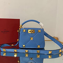 ヴァレンティノ スーパーコピー ハンドバッグ ROMAN STUD QUILTED Vuv61060