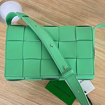ボッテガ ヴェネタ コピー カセット クロスボディ バッグ boi59543