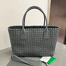 ボッテガ ヴェネタ コピー スモール カバ トートバッグ boa18795