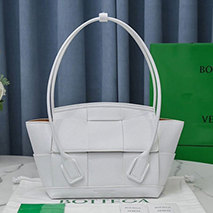 ボッテガ ヴェネタ スーパーコピー ザアルコ トップハンドルミニバッグ boo25644