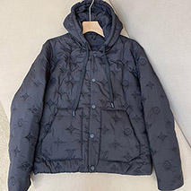 ルイヴィトン 偽物 モノグラムキルテッドフーデッドブルゾン vun45886