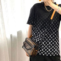 ルイヴィトン 偽物 モノグラムグラデーションTシャツ vuz04721