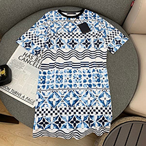 ルイヴィトン 偽物 モノグラムタイルプリントTシャツドレス vuk62683
