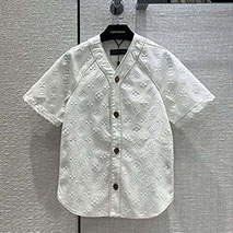 ルイヴィトン スーパーコピー 3D モノグラム アウター Tシャツ vuz93783