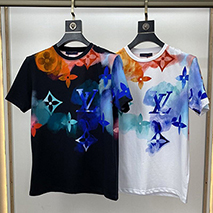 ルイヴィトン スーパーコピー Tシャツ パロディ ウォーターカラーモノグラムロゴ vuj07076